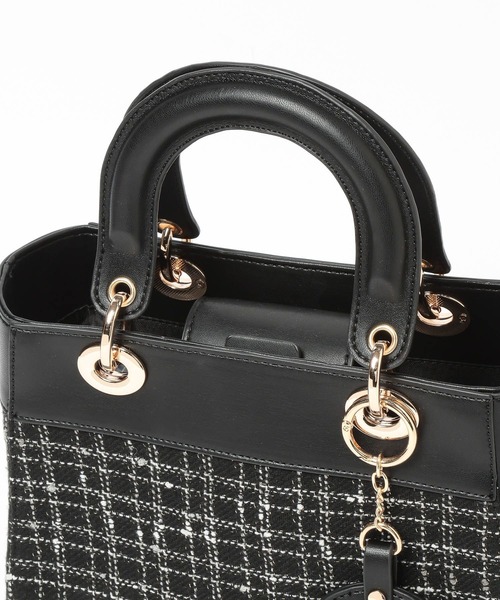 Andemiu（アンデミュウ）の「チャームつきツイードスクエアバッグ641604（トートバッグ・レディース・ブラック/アイボリー・FREE）」の12枚目の写真