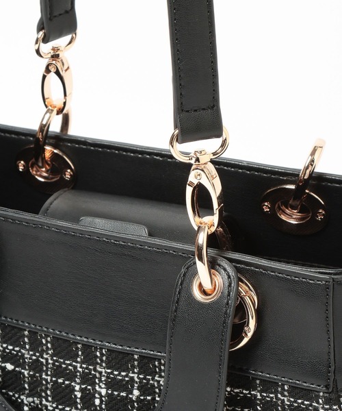 Andemiu（アンデミュウ）の「チャームつきツイードスクエアバッグ641604（トートバッグ・レディース・ブラック/アイボリー・FREE）」の14枚目の写真