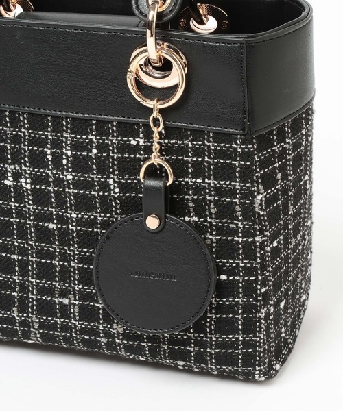 Andemiu（アンデミュウ）の「チャームつきツイードスクエアバッグ641604（トートバッグ・レディース・ブラック/アイボリー・FREE）」の16枚目の写真