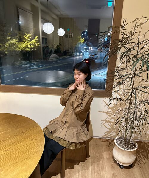 BELLOL（ベロエル）の「Ruffle layered shirt dress BROWN（ワンピース・レディース・その他・FREE）」の4枚目の写真