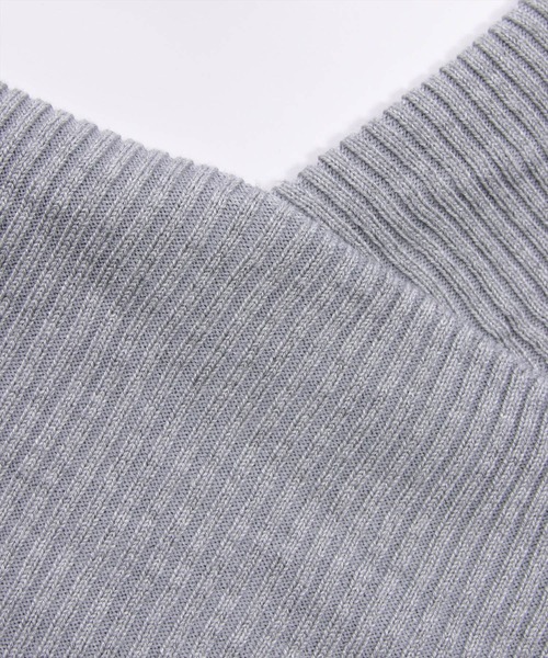 clear（クリア）の「2wayフロントクロスリブニットトップス[カジュアル 着回し抜群 大人]（ニット/セーター・レディース・グレー/イエロー/アイボリー/ブラック・F）」の13枚目の写真