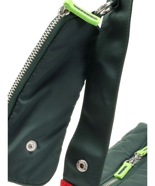 UN3D.（アンスリード）の「BLOCKING BODY BAG / ブロッキングボディーバッグ（ボディバッグ/ウエストポーチ・レディース・ブラック/その他1・FREE）」の9枚目の写真