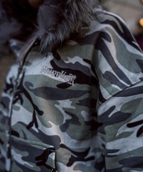 SUPPLIER(サプライヤー)の「SUPPLIER/サプライヤー/【LHP EXCLUSIVE】FAUX FUR CROPPED CROSS ZIP HOODIE(パーカー・メンズ・カモフラージュ/その他2・XL/L/M)」の16枚目の写真