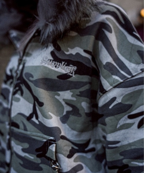 SUPPLIER(サプライヤー)の「SUPPLIER/サプライヤー/【LHP EXCLUSIVE】FAUX FUR CROPPED CROSS ZIP HOODIE(パーカー・メンズ・カモフラージュ/その他2・XL/L/M)」の4枚目の写真