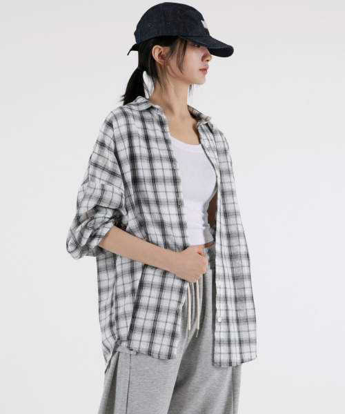 UMM（ウム）の「レディースオールデイオーバーサイズチェックロングシャツアイボリー（シャツ/ブラウス・レディース・アイボリー・F）」の2枚目の写真