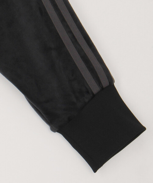 adidas(アディダス)の「adidas/アディダス FB TRACK TOP VELOUR(ブルゾン・メンズ・ネイビー/ブラック・MEDIUM/LARGE/X-LARGE)」の6枚目の写真