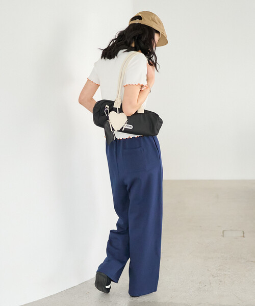 FREAK'S STORE（フリークスストア）の「OUTDOOR PRODUCTS × FREAK'S STORE/アウトドアプロダクツ 別注 ポーチ付き ワイド ボストンバッグ/チャーム付き（ボストンバッグ・レディース・ブラック/ナチュラル・ONE SIZE）」の13枚目の写真