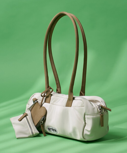 FREAK'S STORE（フリークスストア）の「OUTDOOR PRODUCTS × FREAK'S STORE/アウトドアプロダクツ 別注 ポーチ付き ワイド ボストンバッグ/チャーム付き（ボストンバッグ・レディース・ブラック/ナチュラル・ONE SIZE）」の16枚目の写真