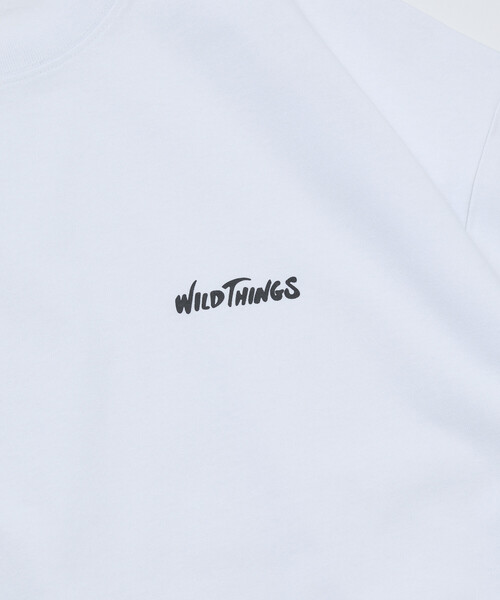 FREAK'S STORE(フリークスストア)の「限定展開 WILD THINGS×FREAK'S STORE ワイルドシングス 別注 ビッグシルエット サイドポケット クルーネック Tシャツ(Tシャツ/カットソー・メンズ・ホワイト/ブラック/アッシュグレー/グレイッシュベージュ/杢グレー・LARGE/MEDIUM/SMALL)」の8枚目の写真