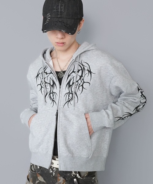 SPINNS（スピンズ）の「短丈ダブルジップパーカー/トライバル/刺繍/ショート丈（パーカー・メンズ・ピンク系その他/ウッドランド/ブラック系その他/杢グレー・ONESIZE）」の8枚目の写真