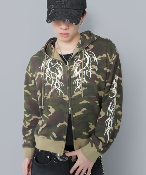 SPINNS（スピンズ）の「短丈ダブルジップパーカー/トライバル/刺繍/ショート丈（パーカー・メンズ・ピンク系その他/ウッドランド/ブラック系その他/杢グレー・ONESIZE）」の16枚目の写真