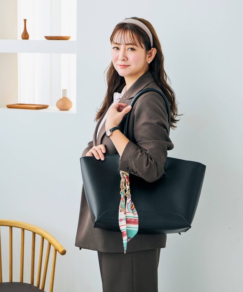 GLOBAL WORK(グローバルワーク)の「菅谷梨沙子さんコラボ/A4トートバッグ/643223(トートバッグ・レディース・ブラック/ダークブラウン・FREE)」の6枚目の写真