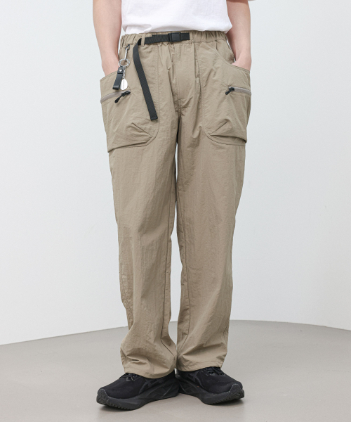 MODERMENT（モダーメント）の「[ナイロン] ベルト付きテックカーゴストリングパンツ [ベージュ]（スウェットパンツ・レディース・その他・MEDIUM/LARGE/X-LARGE）」の2枚目の写真