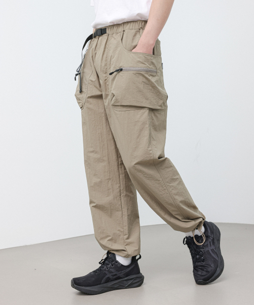 MODERMENT（モダーメント）の「[ナイロン] ベルト付きテックカーゴストリングパンツ [ベージュ]（スウェットパンツ・レディース・その他・MEDIUM/LARGE/X-LARGE）」の4枚目の写真