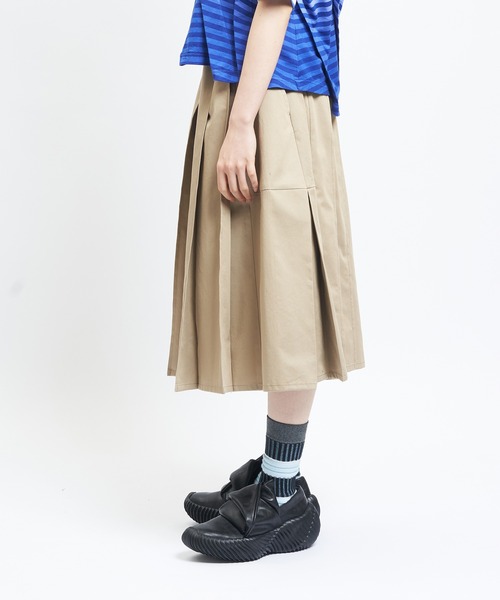 gomme（ゴム）の「マルチプリーツチノスカート（スカート・レディース・ブラック/ベージュ・MEDIUM）」の11枚目の写真