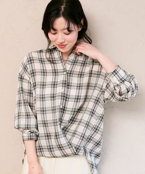 le.coeur blanc（ルクールブラン）の「シアーチェックオーバーシャツ（シャツ/ブラウス・レディース・ホワイト系その他/ブルー系その他4・38）」の2枚目の写真