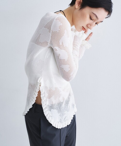 CODE A(コードエー)の「flower mesh pullover(ニット/セーター・レディース・ベージュ系3/ホワイト系4・00)」の2枚目の写真