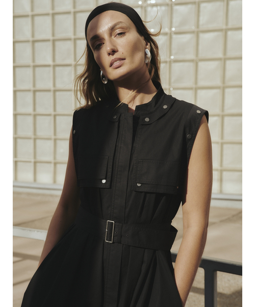 Banana Republic(バナナリパブリック)の「ストレッチコットン ユーティリティ マキシドレス(ワンピース・レディース・ベージュ/ブラック・XS/S/M/L)」の7枚目の写真