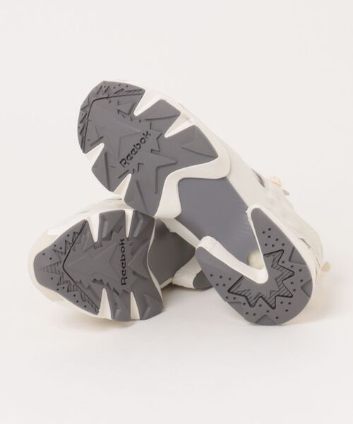 ASBee(アスビー)の「Reebok リーボック INSTAPUMP FURY 94 レディーススニーカー(インスタポンプフューリー94) 120737 100211660 ホワイト/ベージュ/タン(スニーカー・レディース・ホワイト・24.0cm/25.0cm/23.5cm/23.0cm/24.5cm)」の3枚目の写真