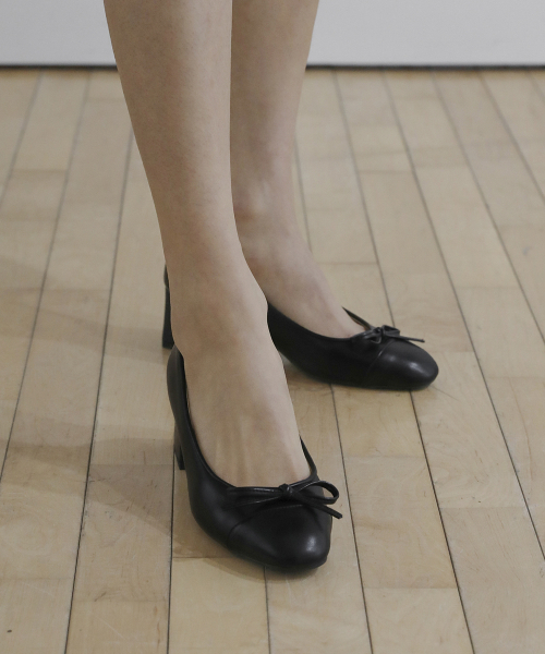 SAPPUN（サプン）の「Lenoa ラウンド リボン パンプスヒール (5cm)（パンプス・レディース・ブラック/ベージュ/アイボリー・22.5cm/23cm/23.5cm/24cm/24.5cm/25cm/25.5cm）」の6枚目の写真