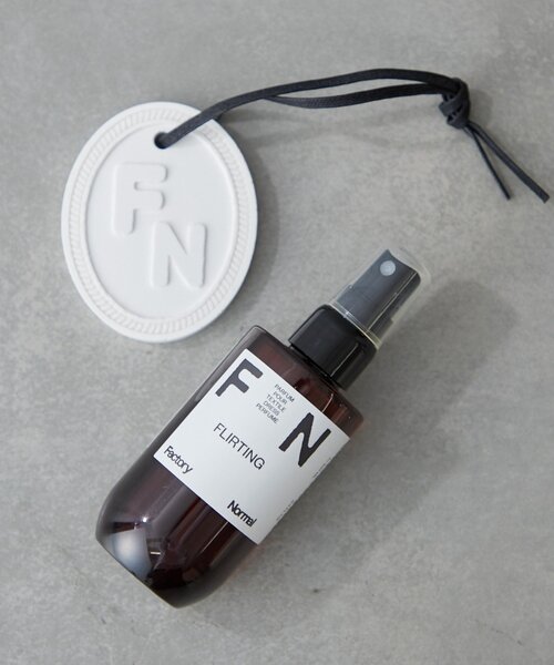 BIRTHDAY BAR(バースデイバー)の「【BIRTHDAY BAR×FACTORY NORMAL】ドレスパフュームセット(ルームフレグランス/お香・レディース・ベージュ・0)」の1枚目の写真