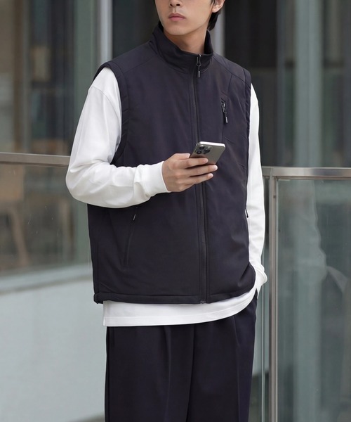 MAISON CLUB(メゾンクラブ)の「【MAISON CLUB】Reversible Military Puff Tech Ball Vest /リバーシブルミリタリーパフテックボールベスト KNF-YI(ベスト・メンズ・ブラック/カーキ/グレー・2XL/XL)」の1枚目の写真