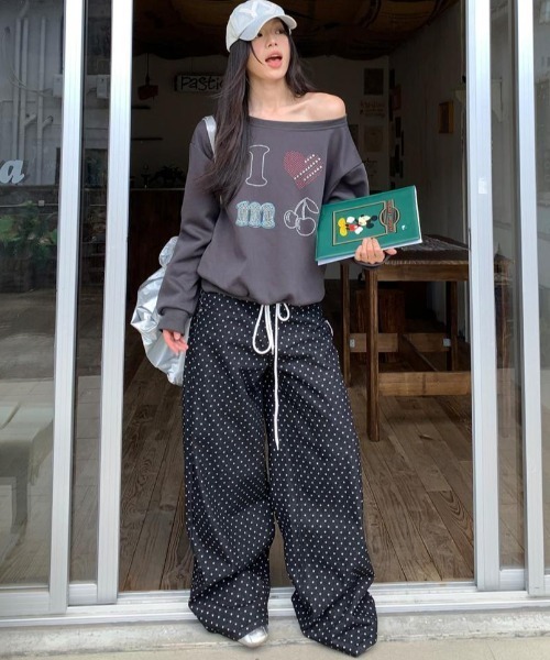 Vipoa(ヴィポア)の「ストリングドットワイドデニム(デニムパンツ・レディース・ブラック系その他・LARGE/MEDIUM)」の4枚目の写真