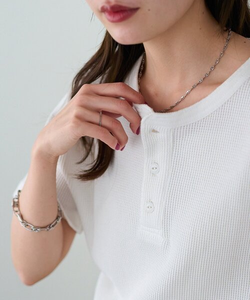 DISCOAT(ディスコート)の「【Enlude/サイズ展開あり】ピグメントヘンリーネック《ユニセックス》(Tシャツ/カットソー・レディース・グレイッシュベージュ/チャコールグレー/オフホワイト・LARGE/MEDIUM)」の5枚目の写真