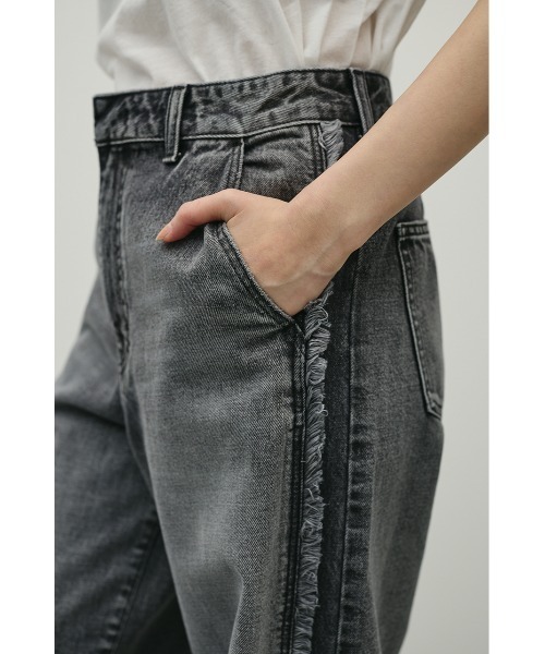 STYLEMIXER(スタイルミキサー)の「サイドフリンジワイドデニム(デニムパンツ・レディース・ブラック/ブルー・SMALL/MEDIUM/LARGE)」の21枚目の写真
