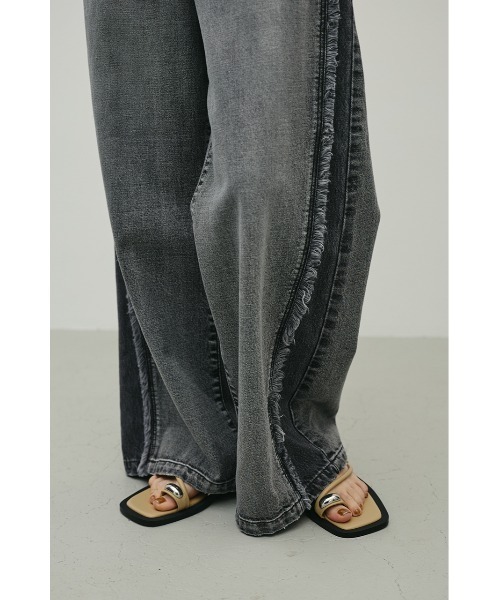 STYLEMIXER(スタイルミキサー)の「サイドフリンジワイドデニム(デニムパンツ・レディース・ブラック/ブルー・SMALL/MEDIUM/LARGE)」の20枚目の写真