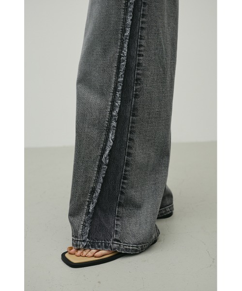 STYLEMIXER(スタイルミキサー)の「サイドフリンジワイドデニム(デニムパンツ・レディース・ブラック/ブルー・SMALL/MEDIUM/LARGE)」の19枚目の写真