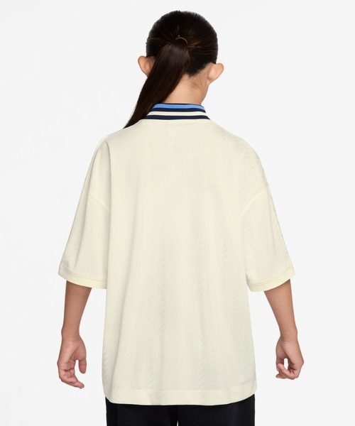 NIKE（ナイキ）の「ナイキ NIKE ナイキ YTH NSW CLN JERSEY S/S トップ（ポロシャツ・キッズ・オフホワイト/ネイビー・130cm/140cm/150cm/160cm）」の4枚目の写真