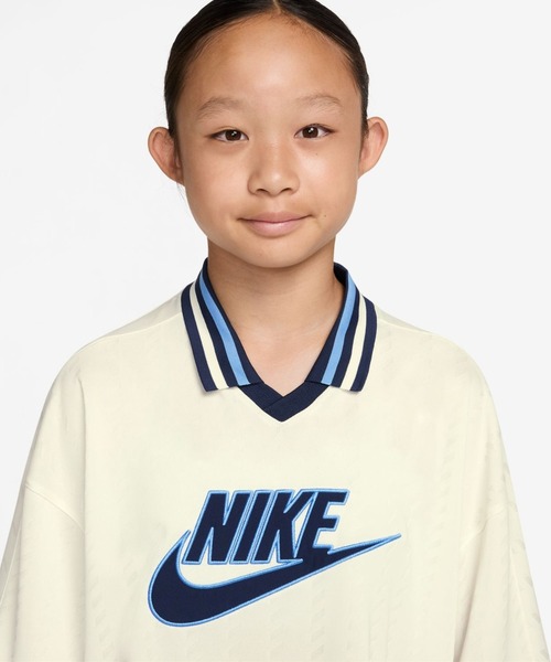 NIKE（ナイキ）の「ナイキ NIKE ナイキ YTH NSW CLN JERSEY S/S トップ（ポロシャツ・キッズ・オフホワイト/ネイビー・130cm/140cm/150cm/160cm）」の3枚目の写真