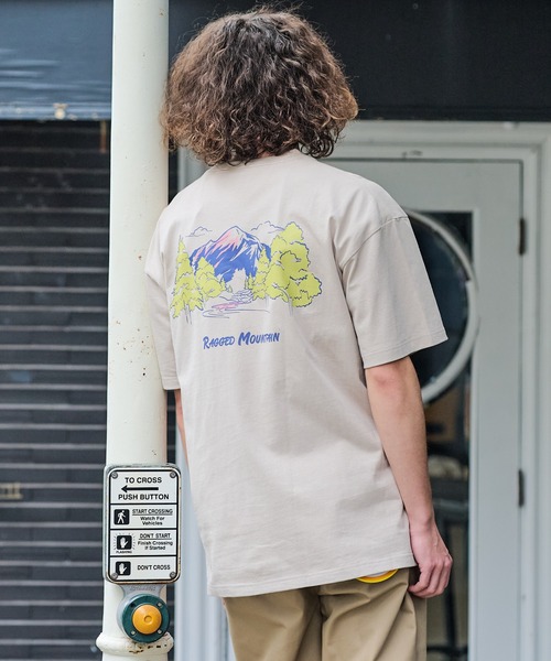 ragged mountain(ラギットマウンテン)の「【RAGGED MOUNTAIN/ラギットマウンテン】【背中で見せるバックプリント】BETHEL/べテル オーバーサイズT グラフィックTシャツ ルーズシルエット バックプリント アウトドア キャンプ(Tシャツ/カットソー・メンズ・ベージュ/カーキ/ホワイト/ブラック・MEDIUM/LARGE/X-LARGE)」の22枚目の写真