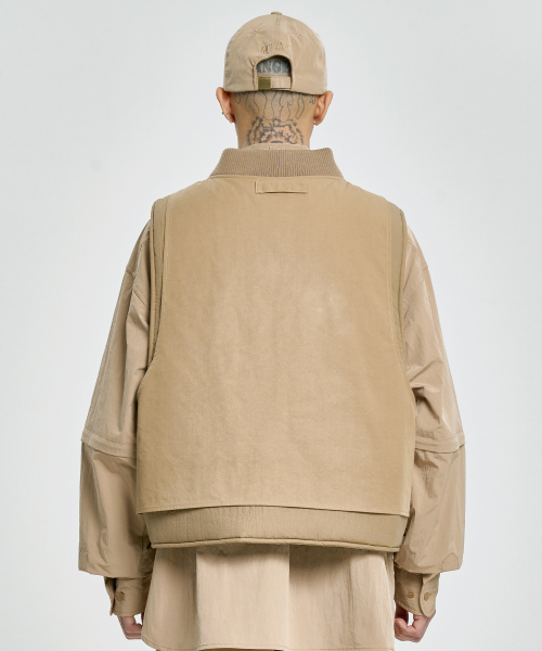 AJOBYAJO（アジョバイアジョ）の「Layered Padded Zip Up Vest [BEIGE]（ベスト・メンズ・その他・FREE）」の10枚目の写真