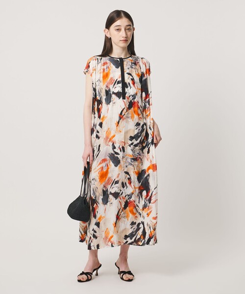 UNITED ARROWS(ユナイテッドアローズ)の「Spiree ギャザー フレンチスリーブ ワンピース(ワンピース・レディース・その他7/その他5/その他2/その他1/ネイビー・FREE)」の13枚目の写真