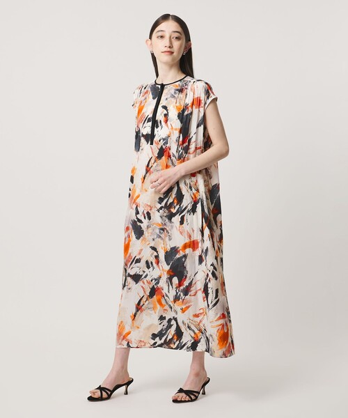 UNITED ARROWS(ユナイテッドアローズ)の「Spiree ギャザー フレンチスリーブ ワンピース(ワンピース・レディース・その他7/その他5/その他2/その他1/ネイビー・FREE)」の14枚目の写真