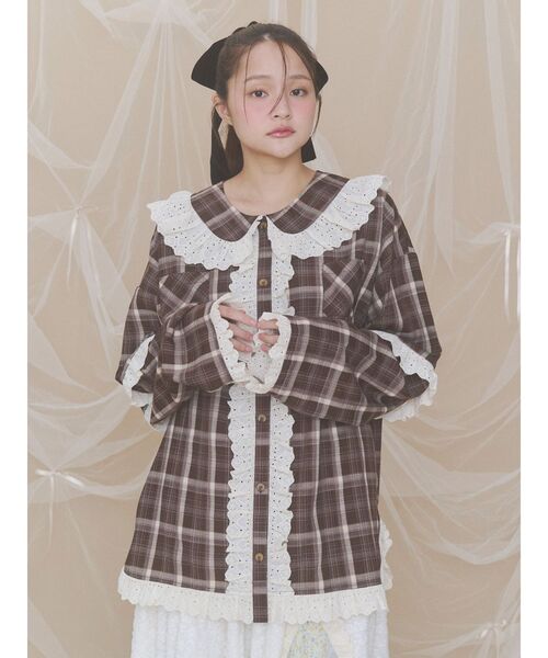 merry jenny(メリージェニー)の「チェックデコラティブレースシャツ(シャツ/ブラウス・レディース・レッド/ブラウン/ネイビー・FREE)」の7枚目の写真