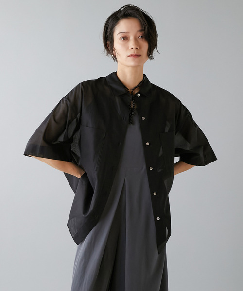Liesse（リエス）の「コットンオーガンジーシアーシャツ（シャツ/ブラウス・レディース・ベージュ/オフホワイト/ブラック・FREE）」の2枚目の写真