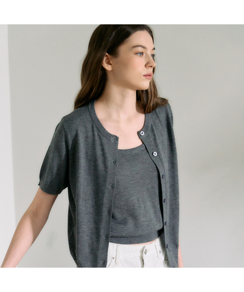 Ellioti(エリオティ)の「Pera Set-up Knit Sleeveless_3Color(Tシャツ/カットソー・レディース・ブラック/アイボリー/チャコール・FREE)」の1枚目の写真