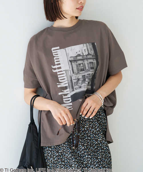 IENA（イエナ）の「《追加》LIFE PICTURE COLLECTION　PHOTO Tシャツ（Tシャツ/カットソー・レディース・ブラック系その他/ホワイト・FREE）」の6枚目の写真