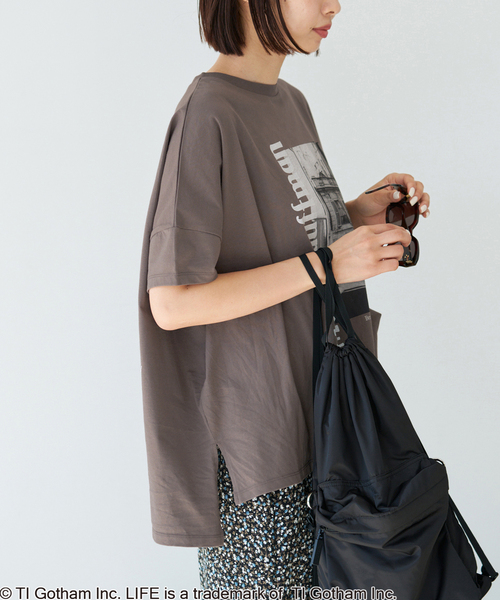 IENA（イエナ）の「《追加》LIFE PICTURE COLLECTION　PHOTO Tシャツ（Tシャツ/カットソー・レディース・ブラック系その他/ホワイト・FREE）」の9枚目の写真