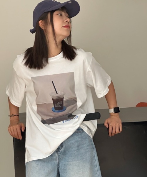 DIAVEL（ディアベル）の「[3color]コーヒーフォトプリントTシャツ（Tシャツ/カットソー・レディース・ベージュ/ホワイト/ブラック・M）」の4枚目の写真