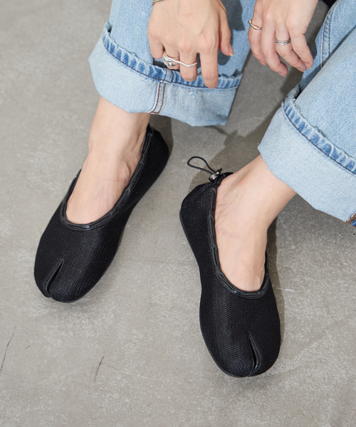PAES(ペイズ)の「【Paes/ペイズ】 AIR String Flat(その他シューズ・レディース・ブラック/ゴールド・23cm/24cm/25cm)」の5枚目の写真
