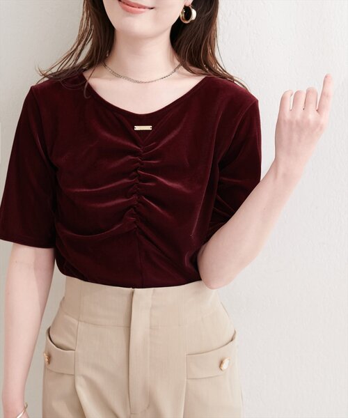 natural couture(ナチュラルクチュール)の「シアーベロアギャザーT(Tシャツ/カットソー・レディース・ブルー/オフホワイト/ブラック/グレイッシュベージュ/ブラウン/ボルドー/ピンク/ネイビー/ミント/ドット・FREE)」の11枚目の写真