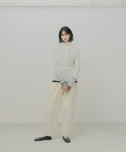 WHYTO.(ホワイト)の「「WHYTO. / ホワイト」front button turtleneck(Tシャツ/カットソー・レディース・ライム/レッド/オフホワイト/ブラック・36/38)」の21枚目の写真