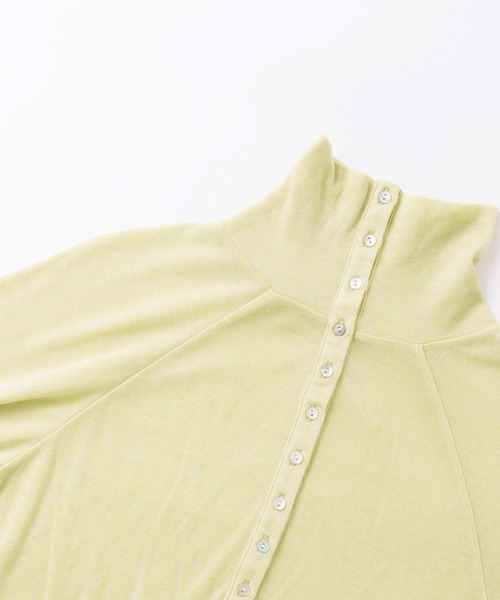 WHYTO.(ホワイト)の「「WHYTO. / ホワイト」front button turtleneck(Tシャツ/カットソー・レディース・ライム/レッド/オフホワイト/ブラック・36/38)」の5枚目の写真