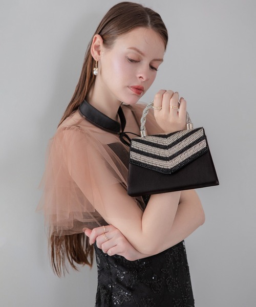 Leja(レジャ)の「【LEJA】ジオメトリックフラップビジュー2WAYバッグ結婚式 パーティー 成人式 二次会 同窓会 お呼ばれ オケージョン 20代 30代(ハンドバッグ・レディース・ブラック・FREE)」の4枚目の写真