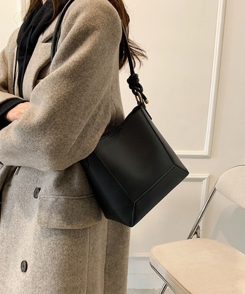 HAILY(ヘイリー)の「同素材ポーチ付き2WAYミニショルダーバッグ(ショルダーバッグ・レディース・ダークブラウン/ブラック・FREE)」の10枚目の写真