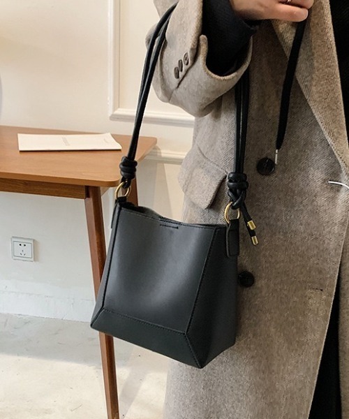 HAILY(ヘイリー)の「同素材ポーチ付き2WAYミニショルダーバッグ(ショルダーバッグ・レディース・ダークブラウン/ブラック・FREE)」の11枚目の写真